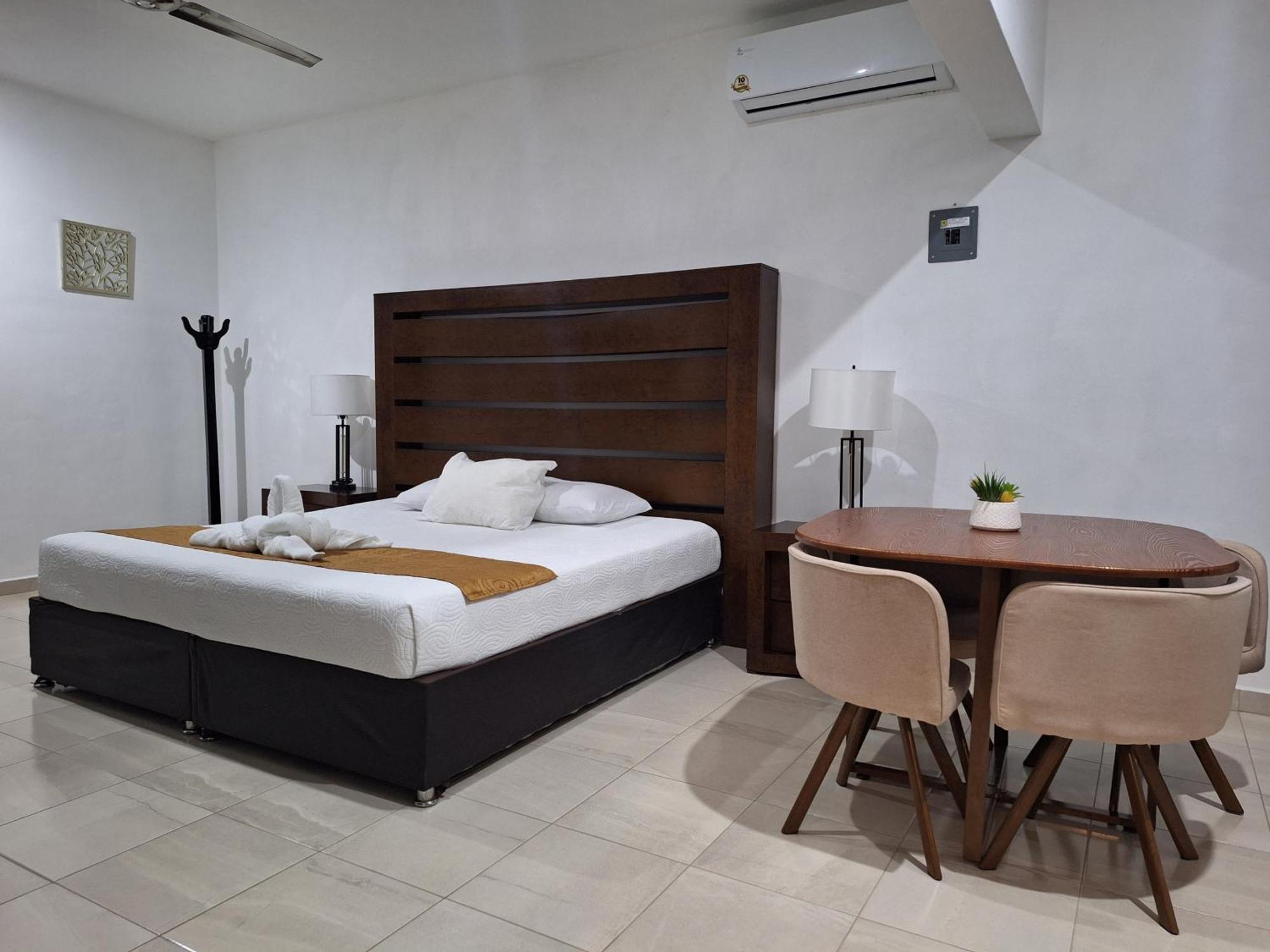 Casa Yaxche Hotel Valladolid  Buitenkant foto